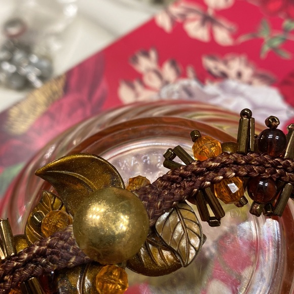 Vintage Made in Western Germany 15 1/2” necklace Lucite leaves/beads/glass beads - Picture 11 of 12